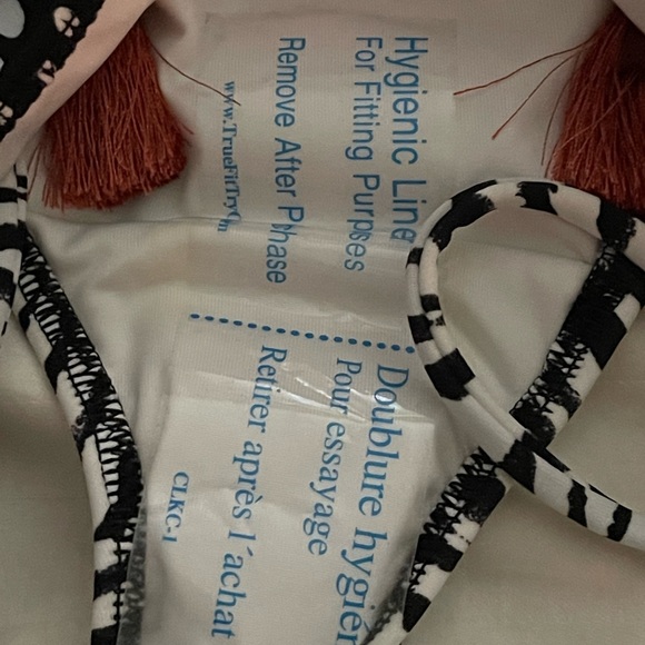 NWT Victoria’s Secret medium top and small bottom bikini - Picture 11 of 13